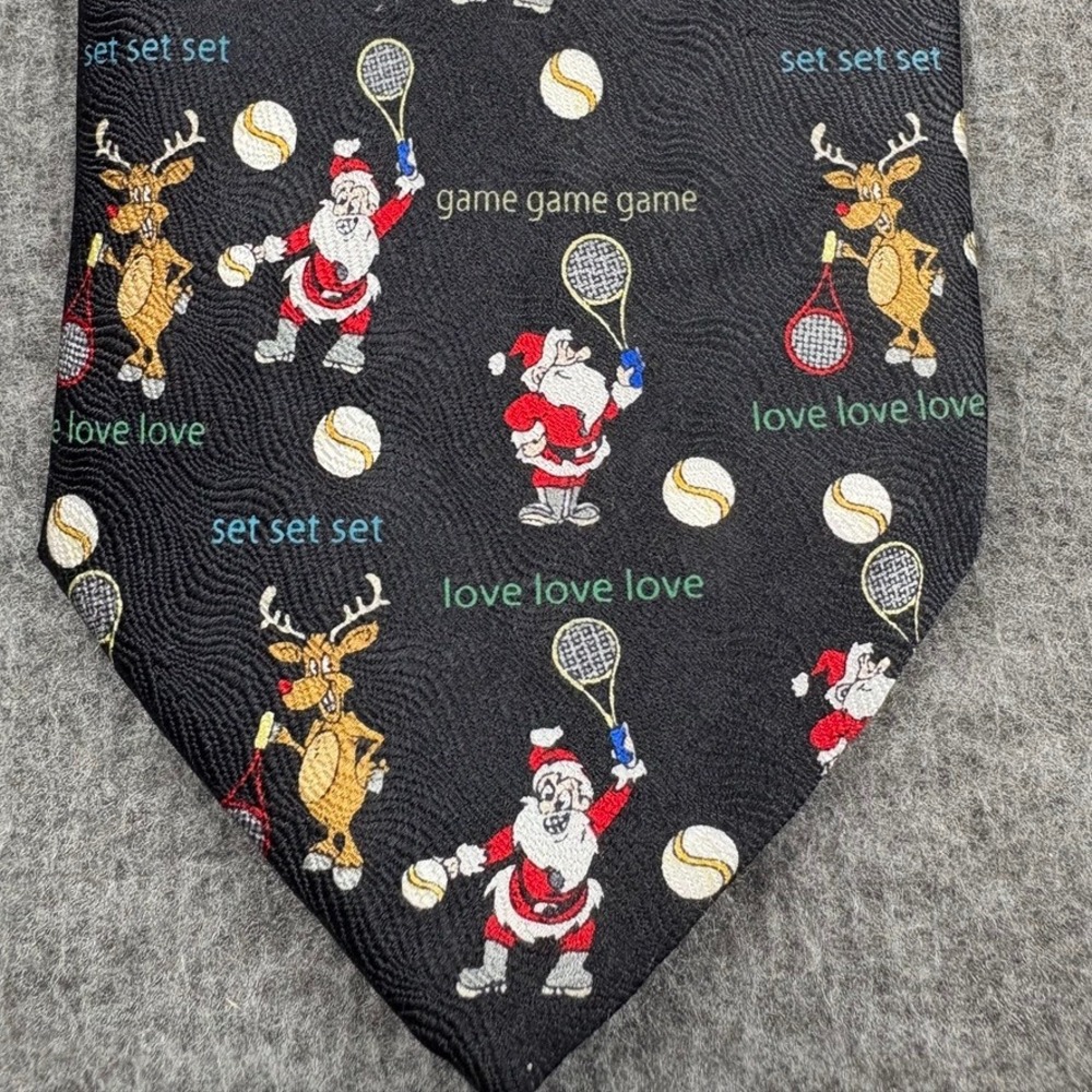 Cape Cod Neckwear Santa Tennis Player Novelty‎ Tie Silk Holiday Whimsical Quirky